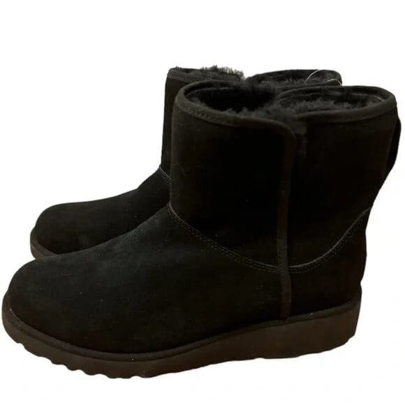 UGG Kristin Mini Boots Black – Size 7 (GUC) - Picture 1 of 2